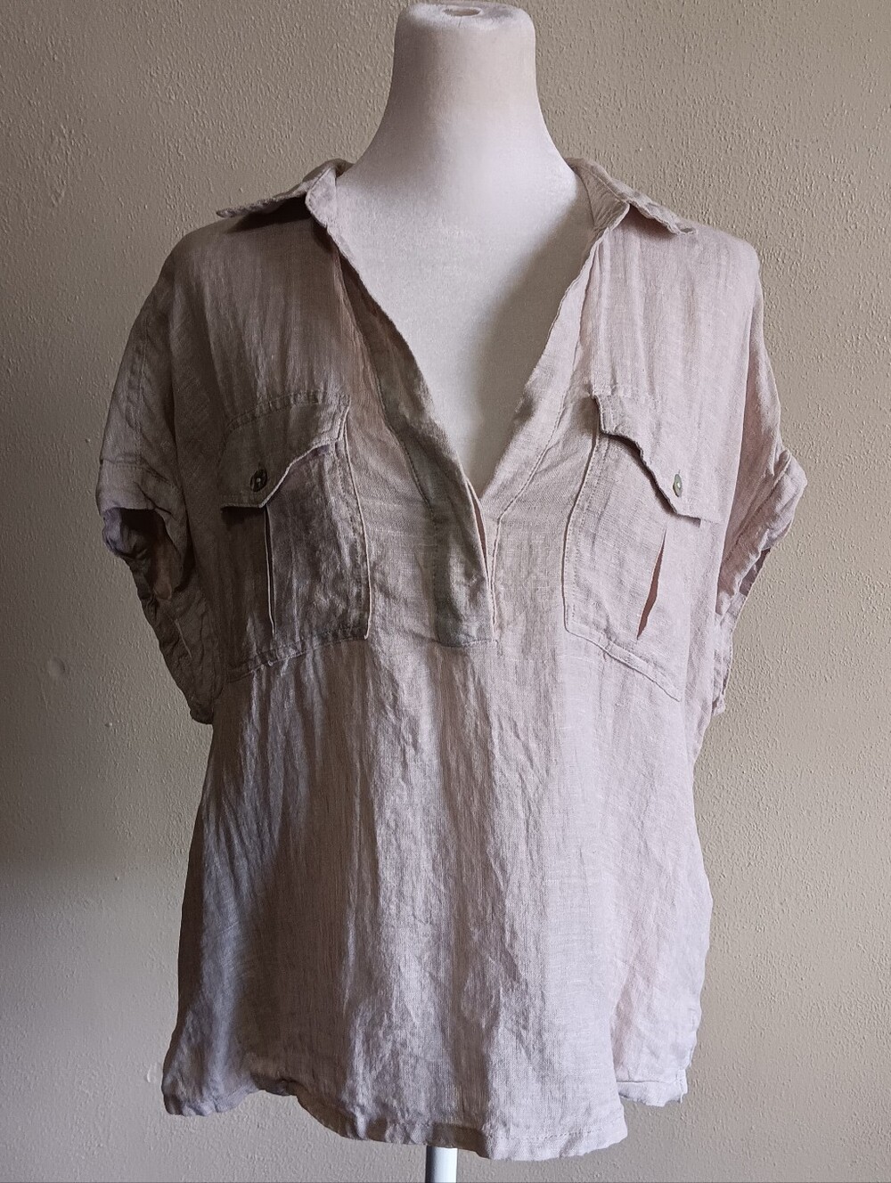 100% Linen Deep V-Neck Light Gray Short Sleeve Top Shirt, Nicole Miller Large
